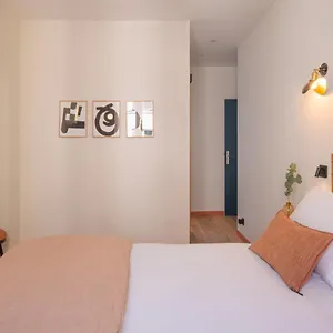 Tinah Paris, Aboukir , Paris França
