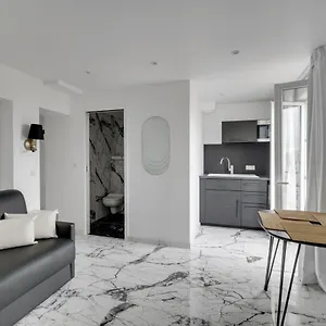 Le Bellevue 2*, Paris França